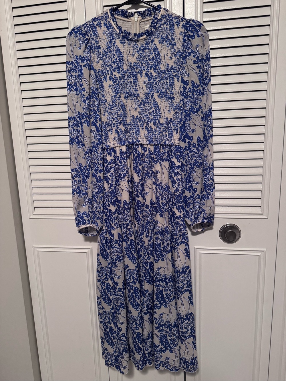 Aritzia Blue and White Floral Long Sleeve Midi Dress